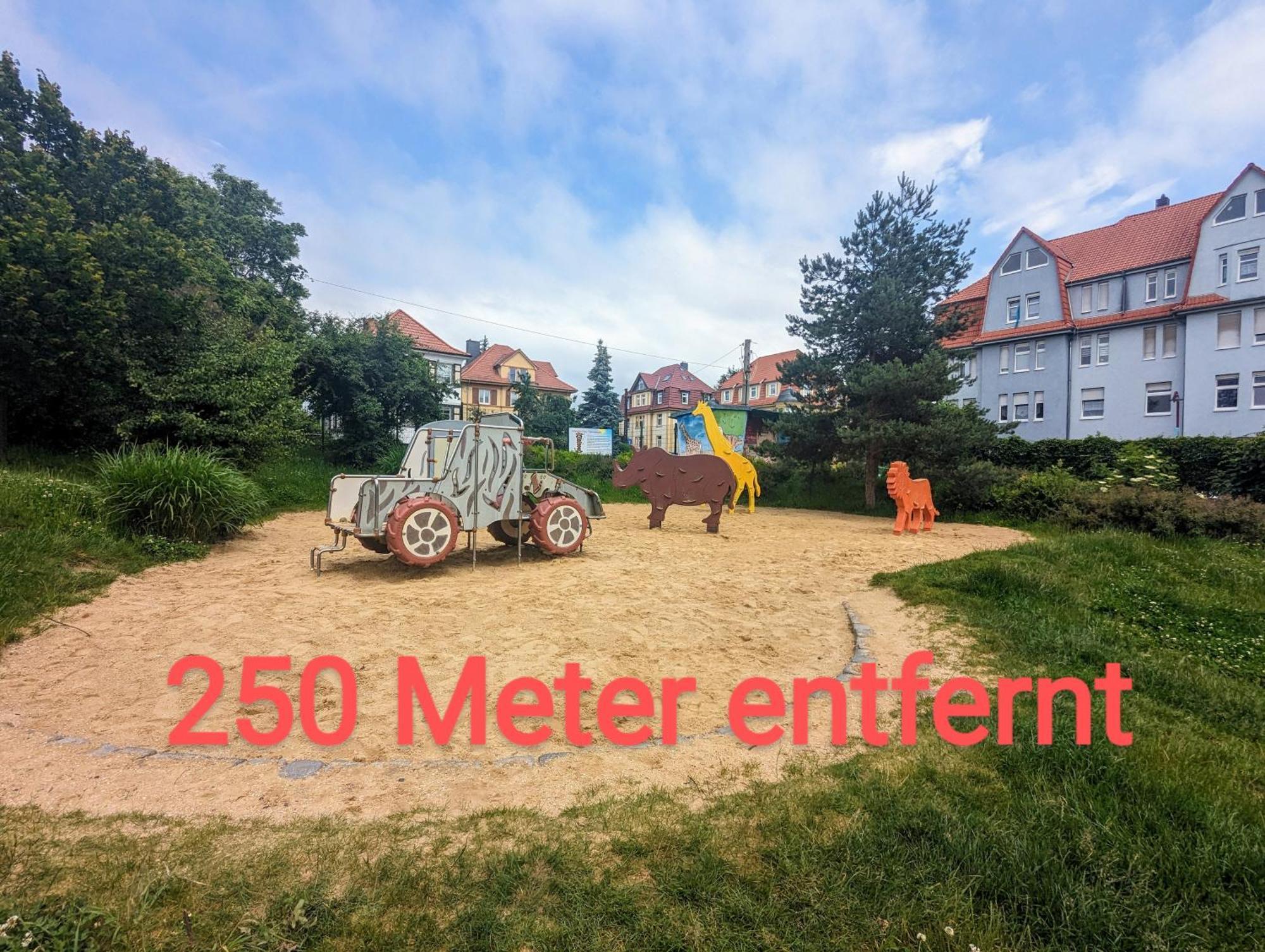 Fewo Urban Gotha-Apartment Ekhof- Am Schlosspark- Parken An Der Der Tuer- Barrierefrei, 900 Meter Zum Bahnhof - Wallbox Exterior foto